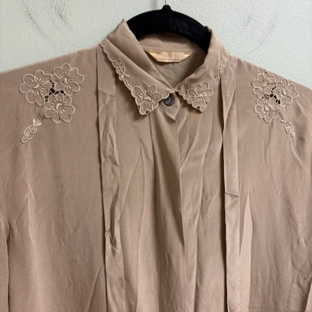 Stefano Ricci Silk Blouse Hand Embroidered Floral Italy Luxury Womens Size 40 - Picture 2 of 12